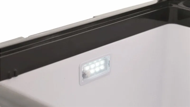 Outwell Arctic Chill 30 Compressor Koelbox - 29 Liter - Blauw 9 Outwell Arctic Chill 30 Compressor Koelbox - 29 Liter - Blauw - Afbeelding 7