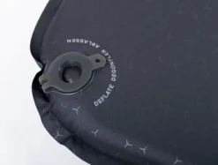 Exped SIM 3.8 M Zelfopblazende Slaapmat 15 Exped SIM 3.8 M Zelfopblazende Slaapmat -Buiten Kamperen 1441 1900 sim black valve close