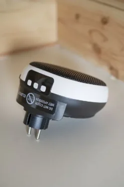 Eurom Heat Plug-in 700 Elektrische Kachel 17 Eurom Heat Plug-in 700 Elektrische Kachel -Buiten Kamperen eurom heat plug in 700 keramische kachel 11 1