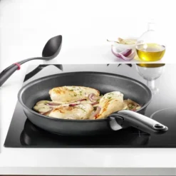 Tefal Ingenio Expertise Pannenset - 2-delig -Buiten Kamperen tefal ingenio expertise pannenset 3 delig sfeerfoto kleine pan 1