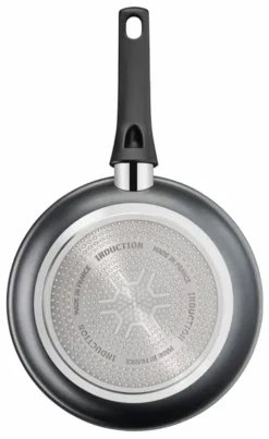 Tefal Titanium Fusion Koekenpan - Ø 24 Cm -Buiten Kamperen tefal titanium fusion koekenpan onderkant